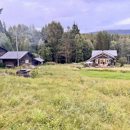 Old Farmstead With Log By River At Lonin * Holvik (Tinn)